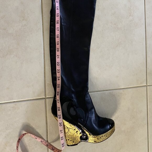 CHANEL Paris-Moscow Thigh-High Cap-Toe Black Leather Boots Size 38.5" - Picture 3 of 16